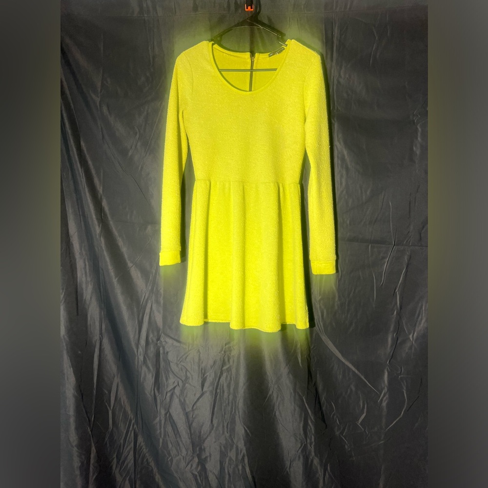 Teen vogue my style lab medium neon yellow Long sleeve short dress fit and flare
